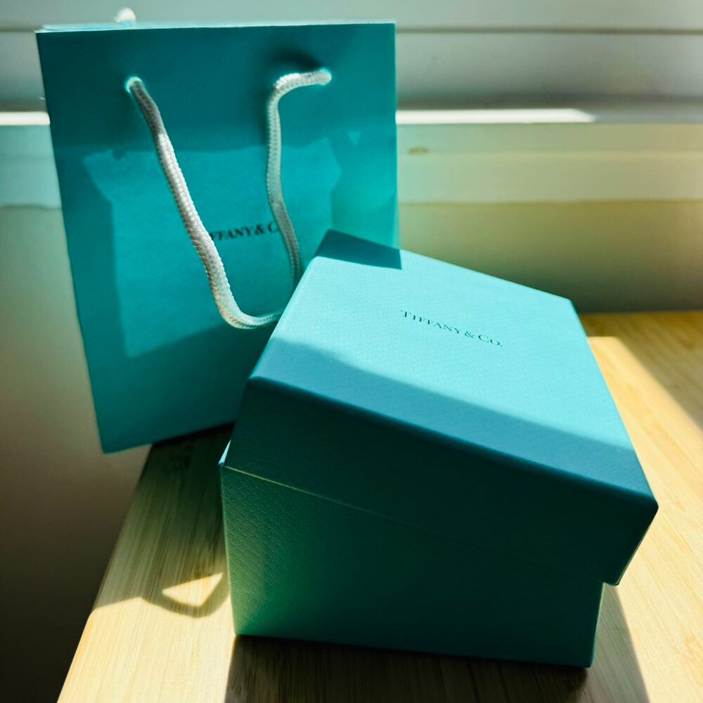 Tiffany Gift Box - Picture 2 of 3